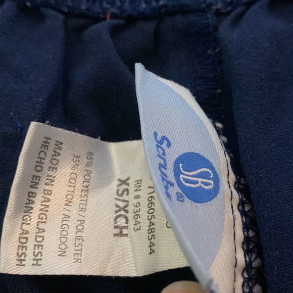 Scrub Set - Picture 6 of 7